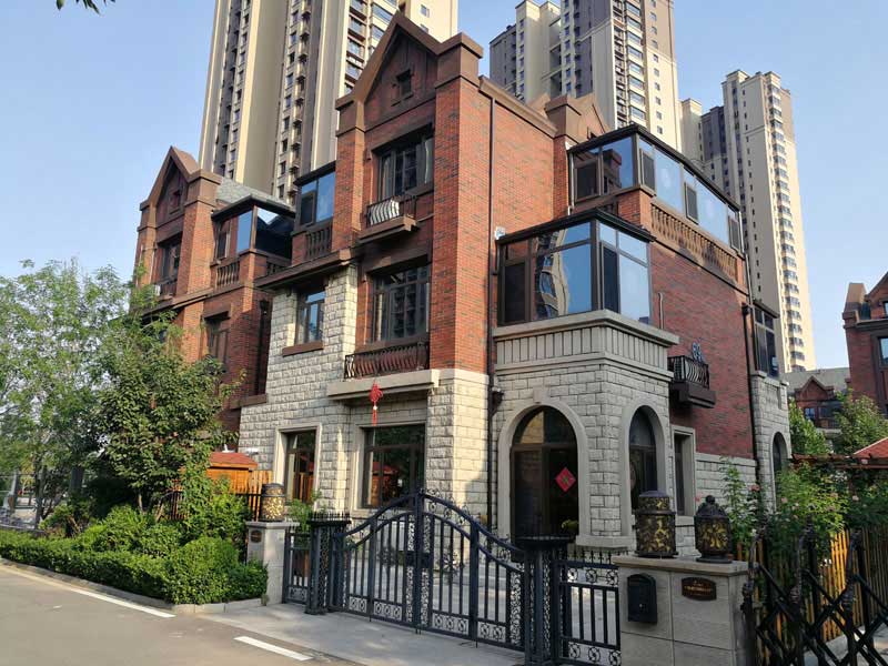 ������ɽ�̹��@����