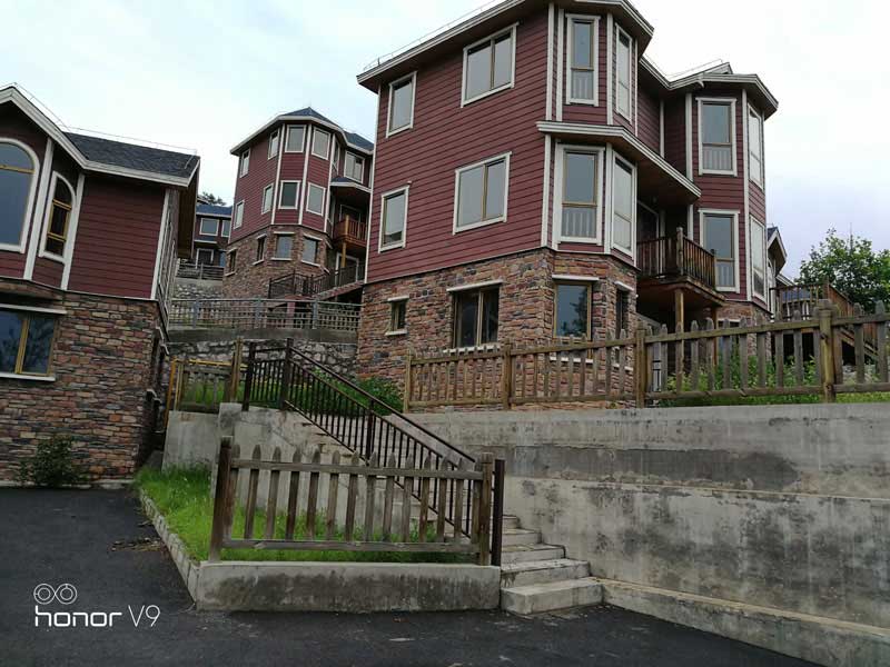 ������ɽ�̹��@����