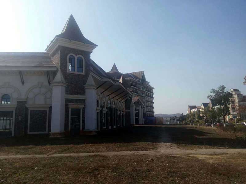 �e����������