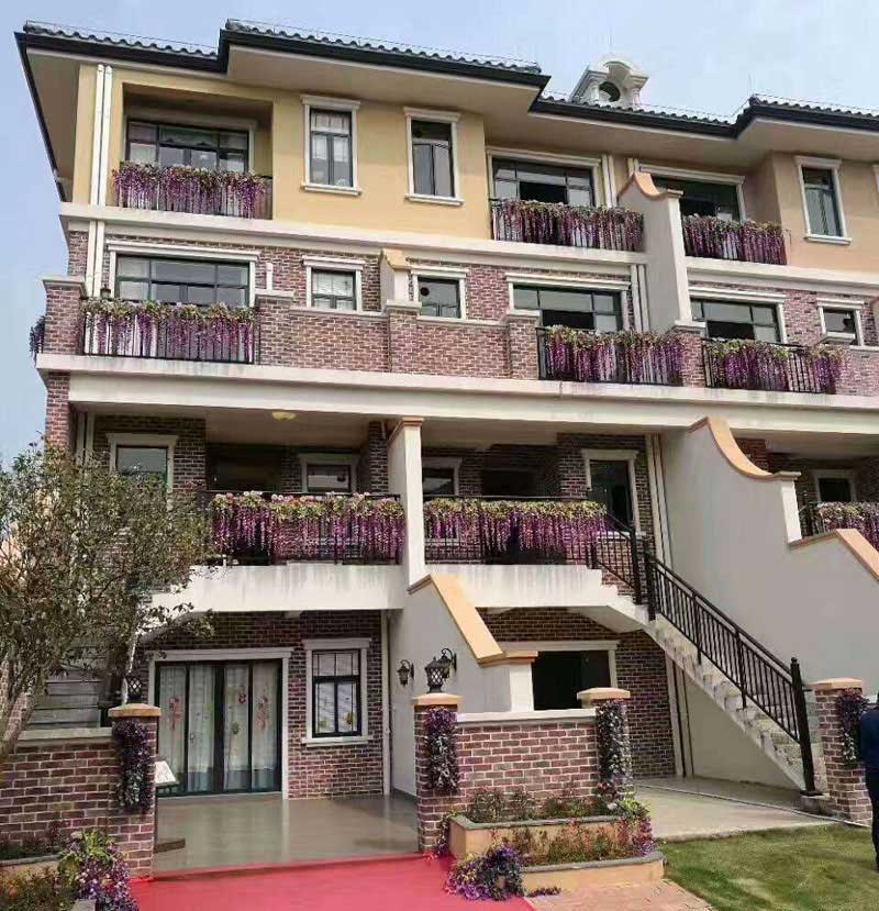 �e����������