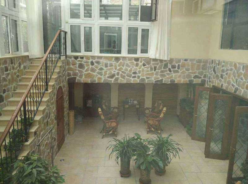 �e����������