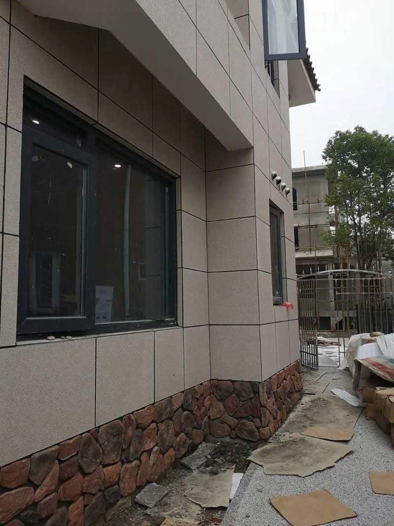 �e����������