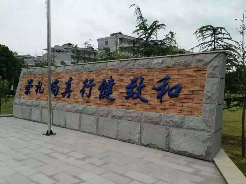 �e����������